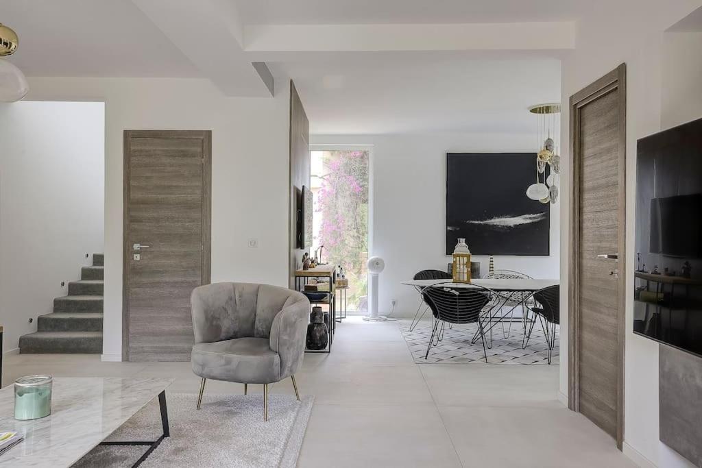 ואלאוריס Villa Julia First מראה חיצוני תמונה